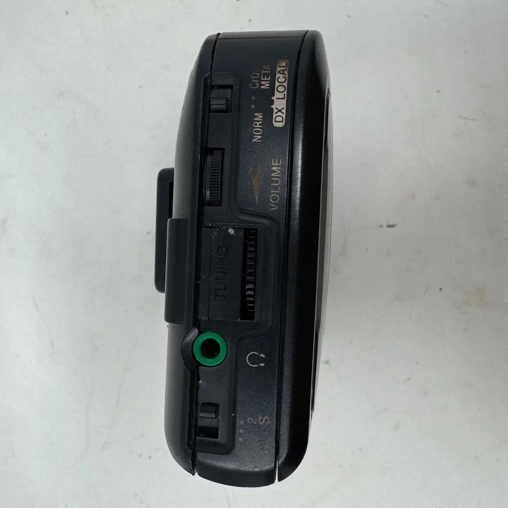 Sony Walkman WM-FX303 FM AM Portable Cassette Player For Parts Only Doesnt Work